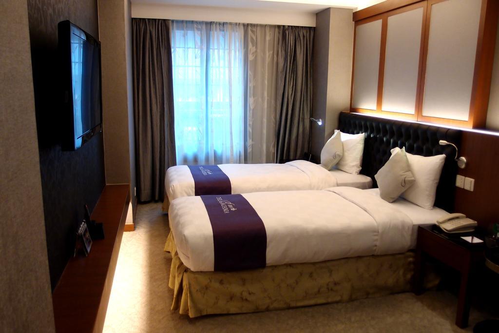 The Bauhinia Hotel - Central Hong Kong Room photo